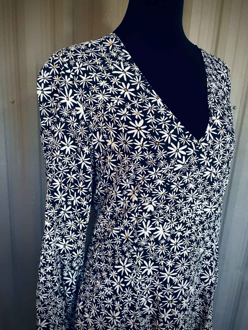 Uniqlo Ditsy Floral Dress Daisy Print Lightweight Black White Yellow L Cottage